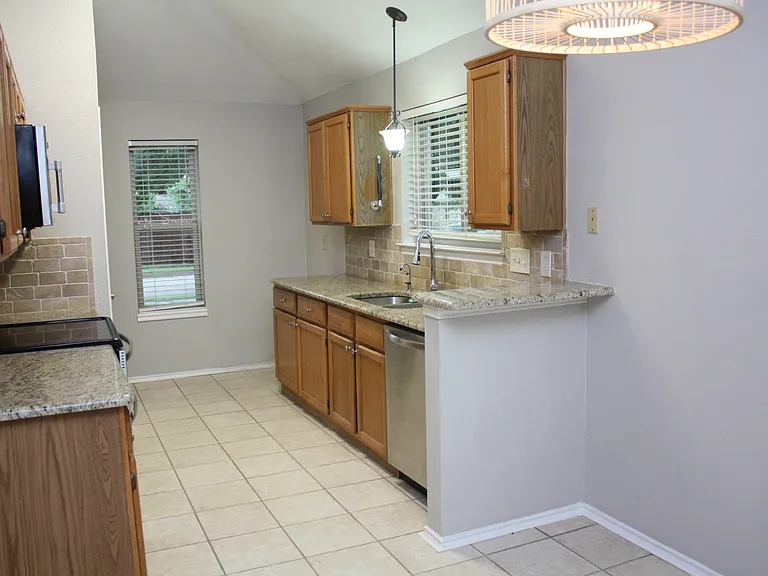 1528 Haven Pl — Photo 6
