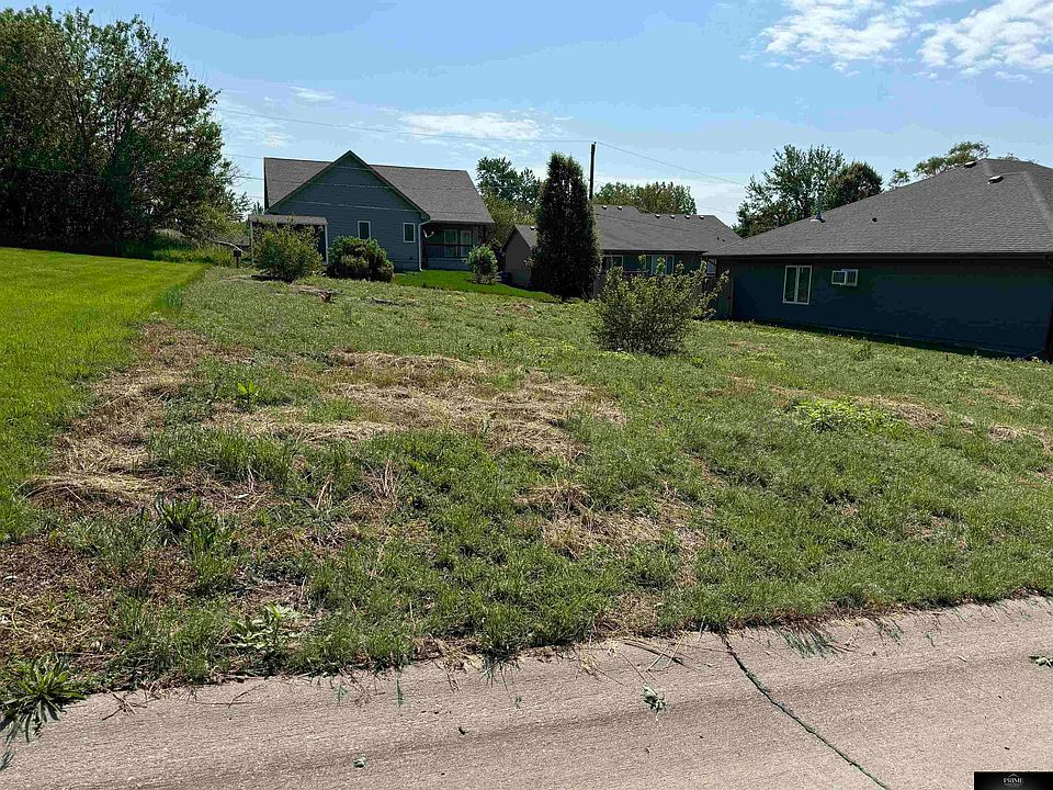 1st image of 2515 N 138th St