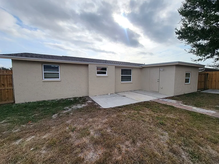 7335 Castanea Dr — Photo 19