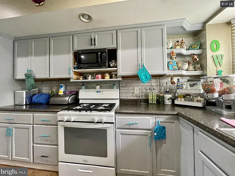 2307 Madison St — Photo 9