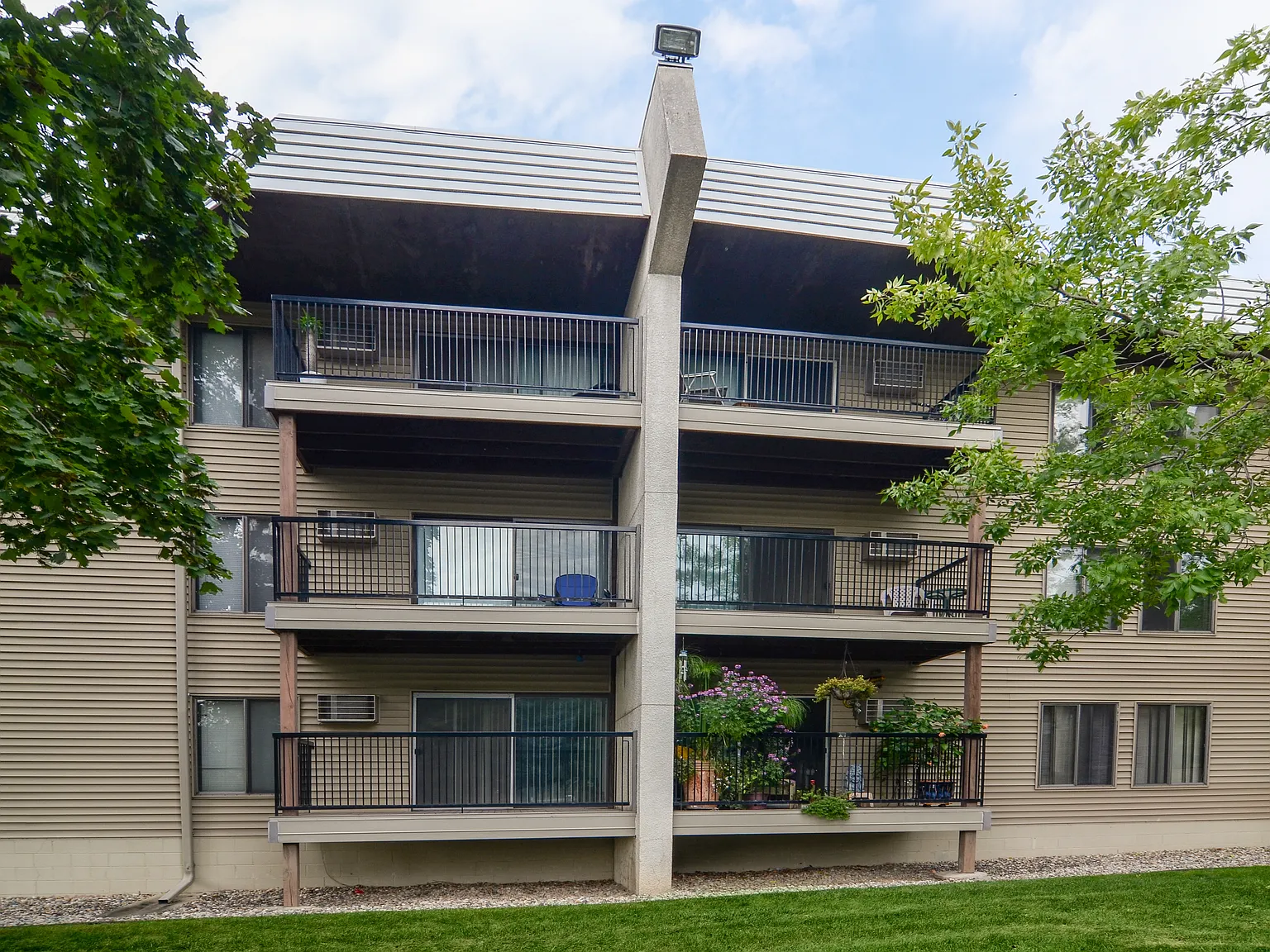 Tower Hills West — Photo 3