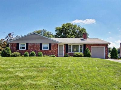 2330 Sycamore Rd, York, PA, 17408