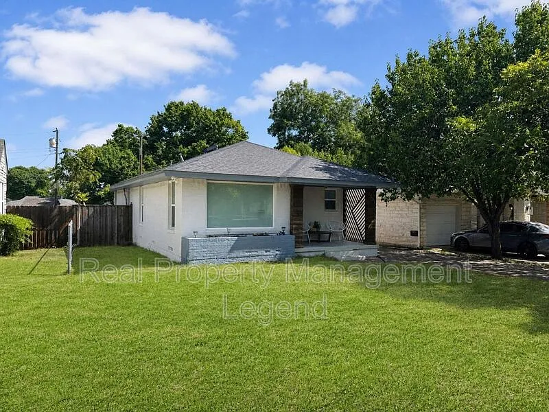 2 bed, 2.0 bath, 1032 sqft, $2,400 — Photo 2