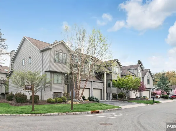 702 Holly Ct #T125, Norwood, NJ 07648