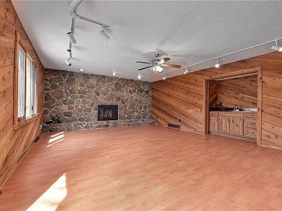 3rd image of 16561 Timberline Dr
