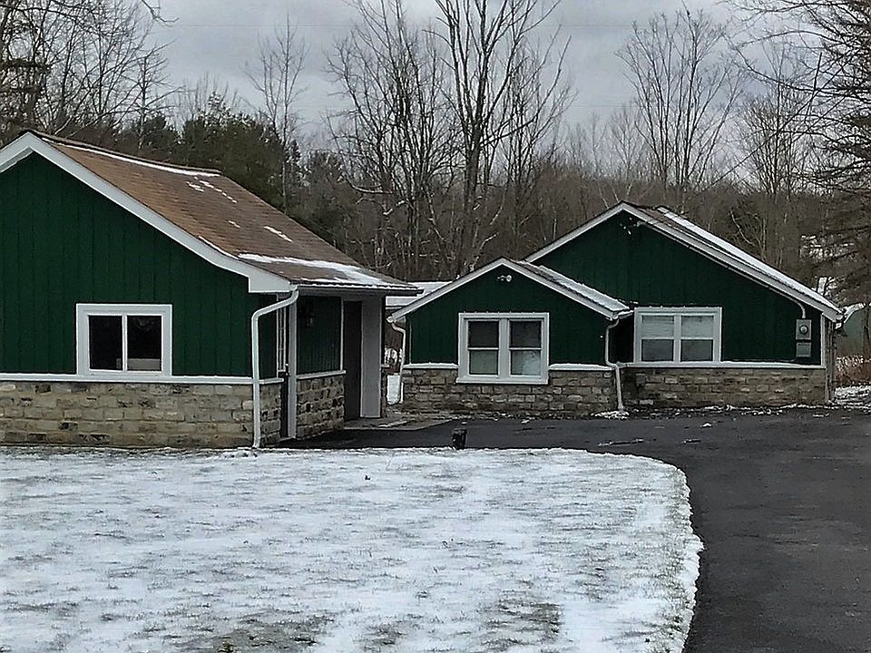Home and Newly built 2 Car Garage and small BARN