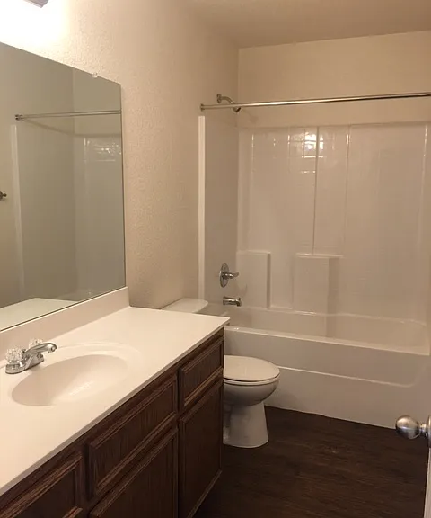 4704 Waterproof Dr #B — Photo 28