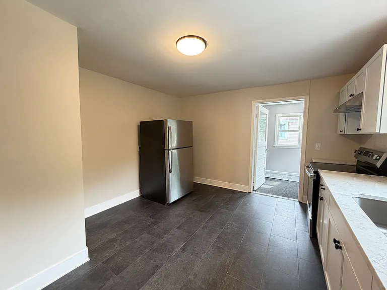 320 Chestnut St #2 — Photo 9