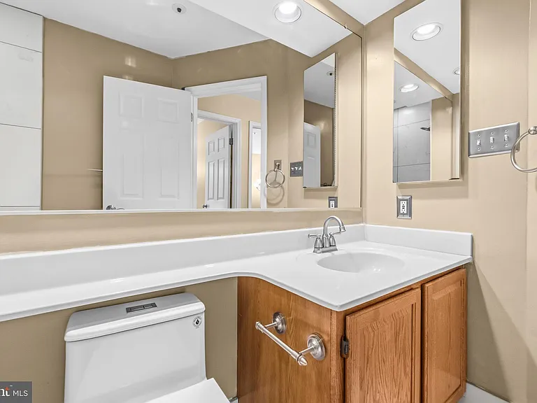 6837 Malton Ct — Photo 24