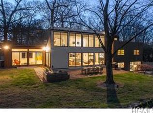2 Split Tree Rd, Scarsdale, NY 10583