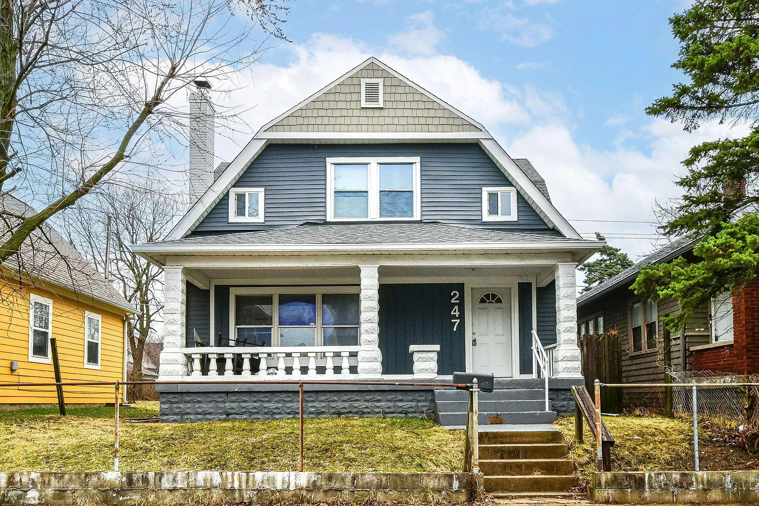 247 Hendricks Pl photo 1