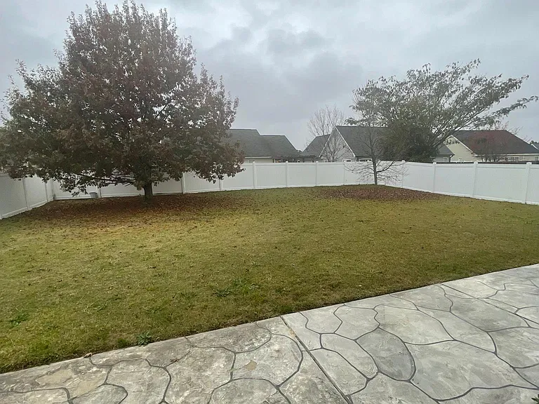 180 Bennington Dr — Photo 18