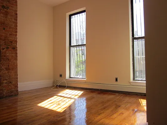 Rented by Full Time Management | media 19
