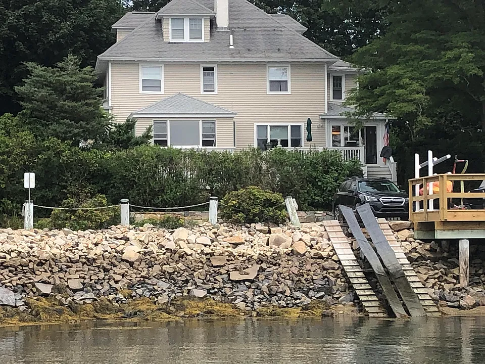 16 Simpson Ln