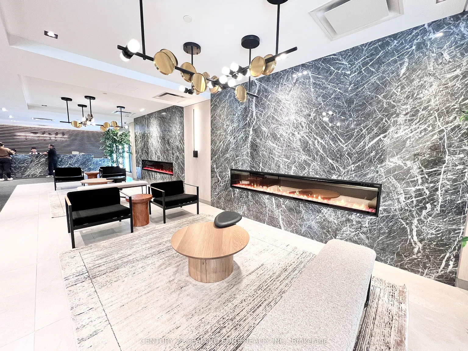 50 George Butchart Dr — Photo 2