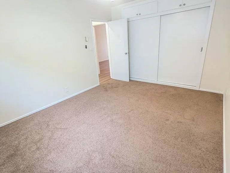 648 N Hayworth Ave — Photo 5
