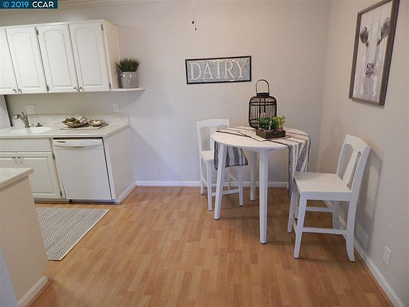 Dining Area (has a ceiling fan)