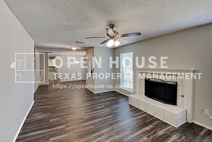 4 bed, 2.5 bath, 3020 sqft, $2,850 — Photo 3