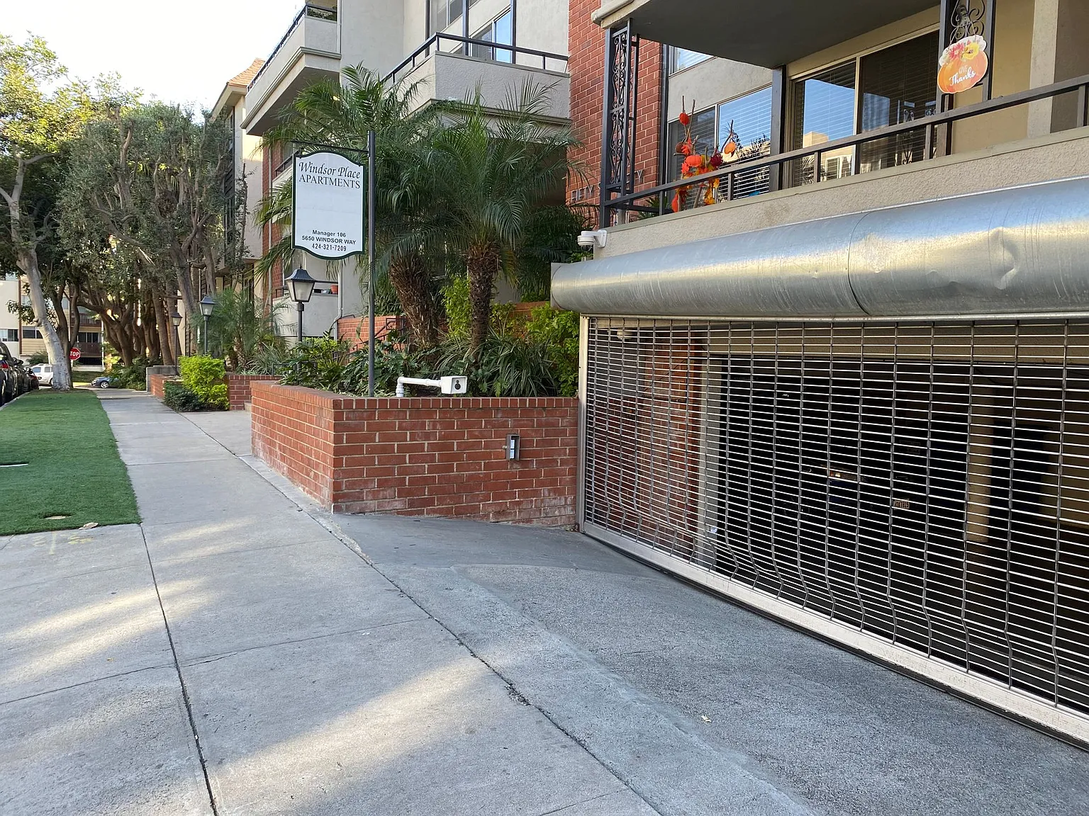 Windsor Place Apartments — Photo 3