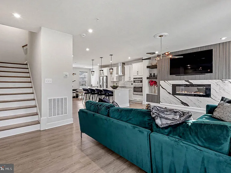 10878 Foxtrot Cir — Photo 7