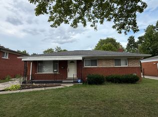 27156 Shelbourne Dr, Warren, MI 48088