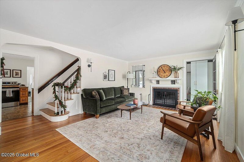 5th image of 159 Elmgrove Avenue