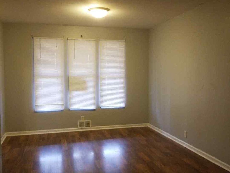 2nd image of 11924 S Lowe Ave
