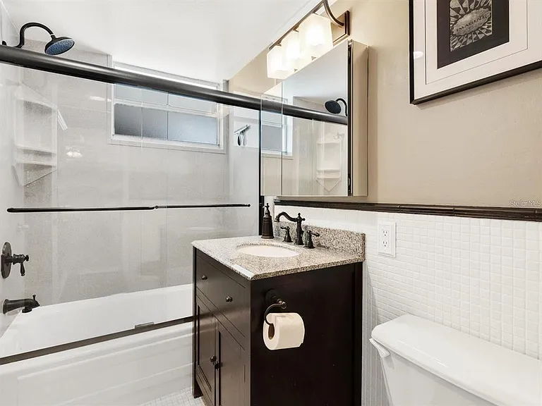 600 Sutton Pl #201 — Photo 8