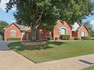 409 Heritage Green Rd, Edmond, OK 73003