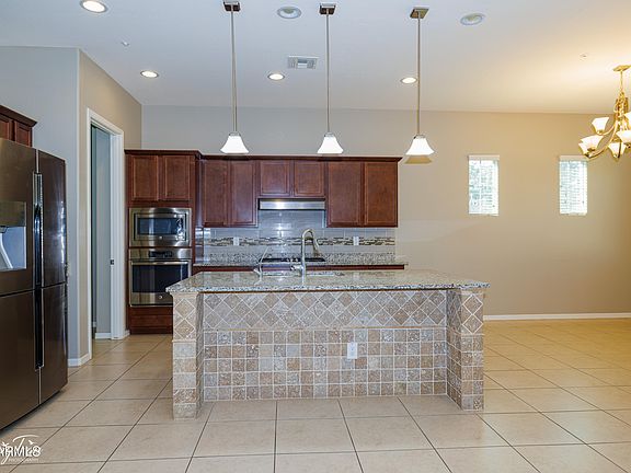 3rd image of 381 E Bellerive Place