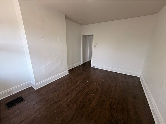 4th image of 340-342 Kenney Ave