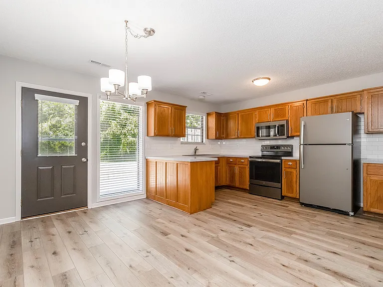 16 Wallingford Dr #16 — Photo 9