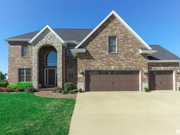 1054 Haymeadow Ln, Metamora, IL 61548