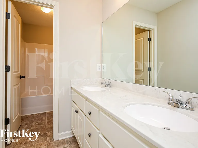 611 Peachtree Rd — Photo 15