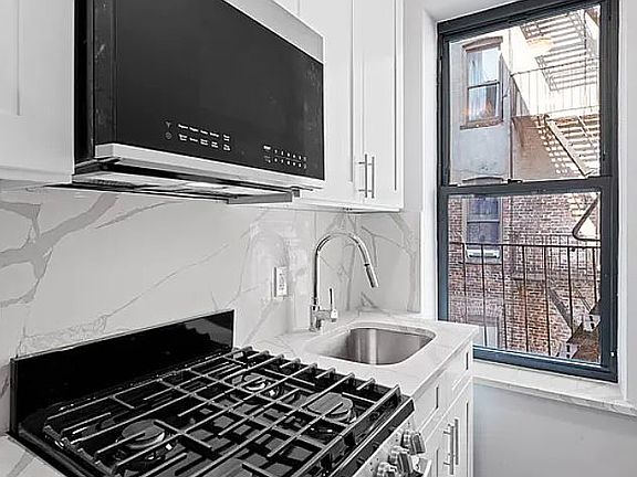3rd image of 100 W 139th St APT 10A