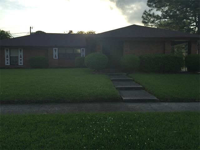 1st image of 800 Lamar Ave
