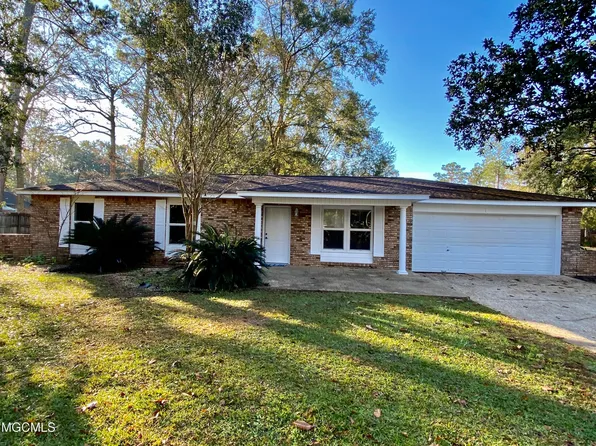 1613 Silvercliffe Dr, Gautier, MS 39553