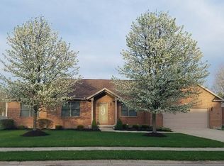 2670 Bridlewood Dr, Sidney, OH 45365