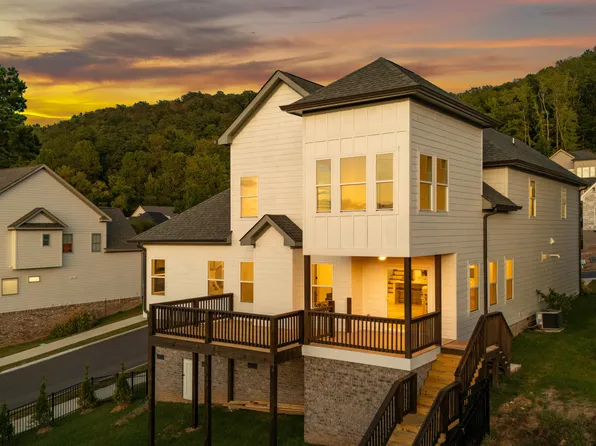 9891 Trestle Cir, Ooltewah, TN 37363
