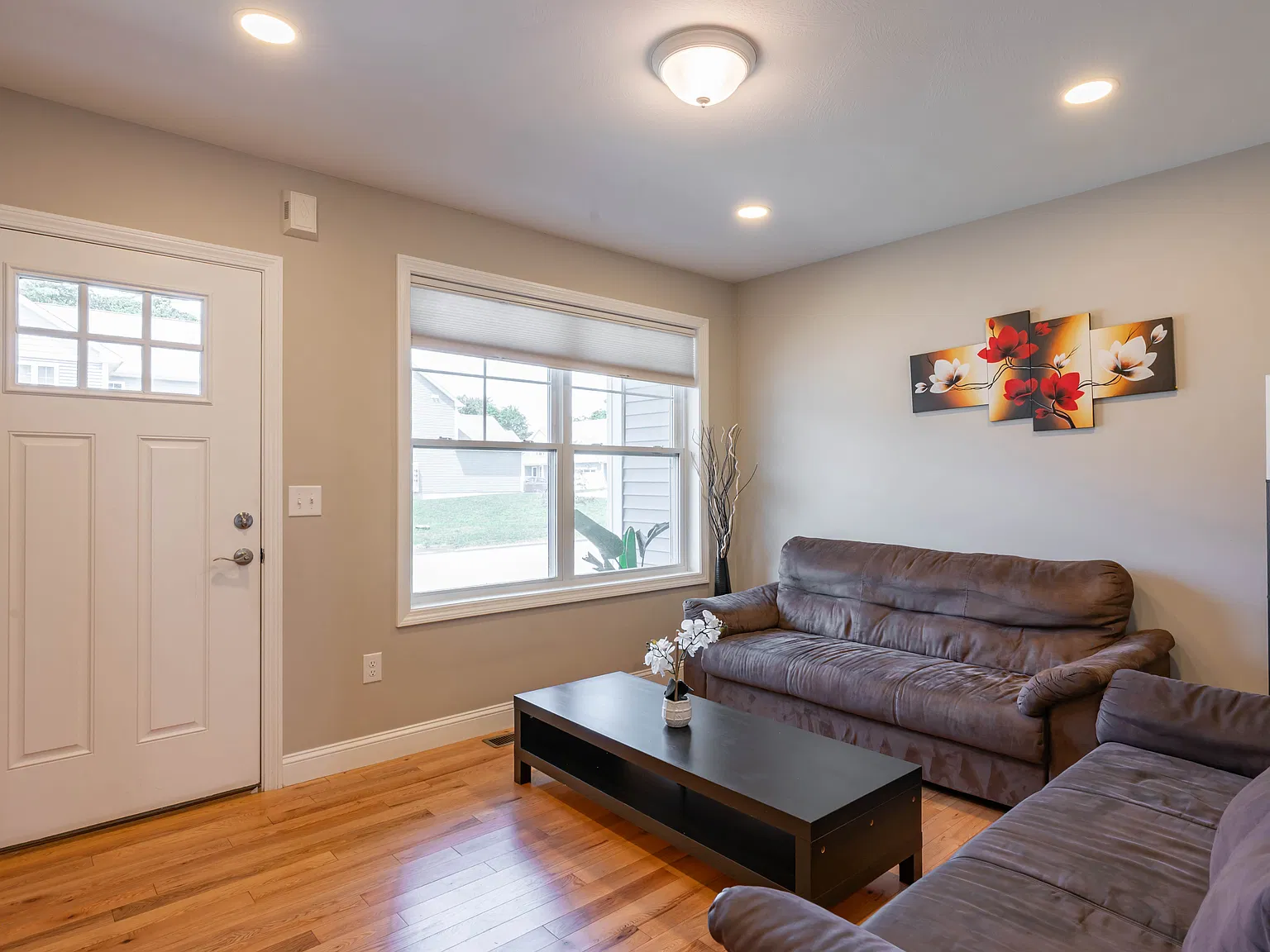 2 bed, 2.5 bath, 1925 sqft, $3,950 — Photo 3
