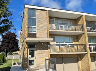 240 Wilmington Ave #2, Toronto, ON M3H5K3