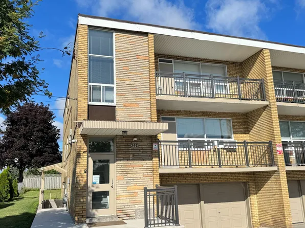 240 Wilmington Ave #2, Toronto, ON M3H 5K3