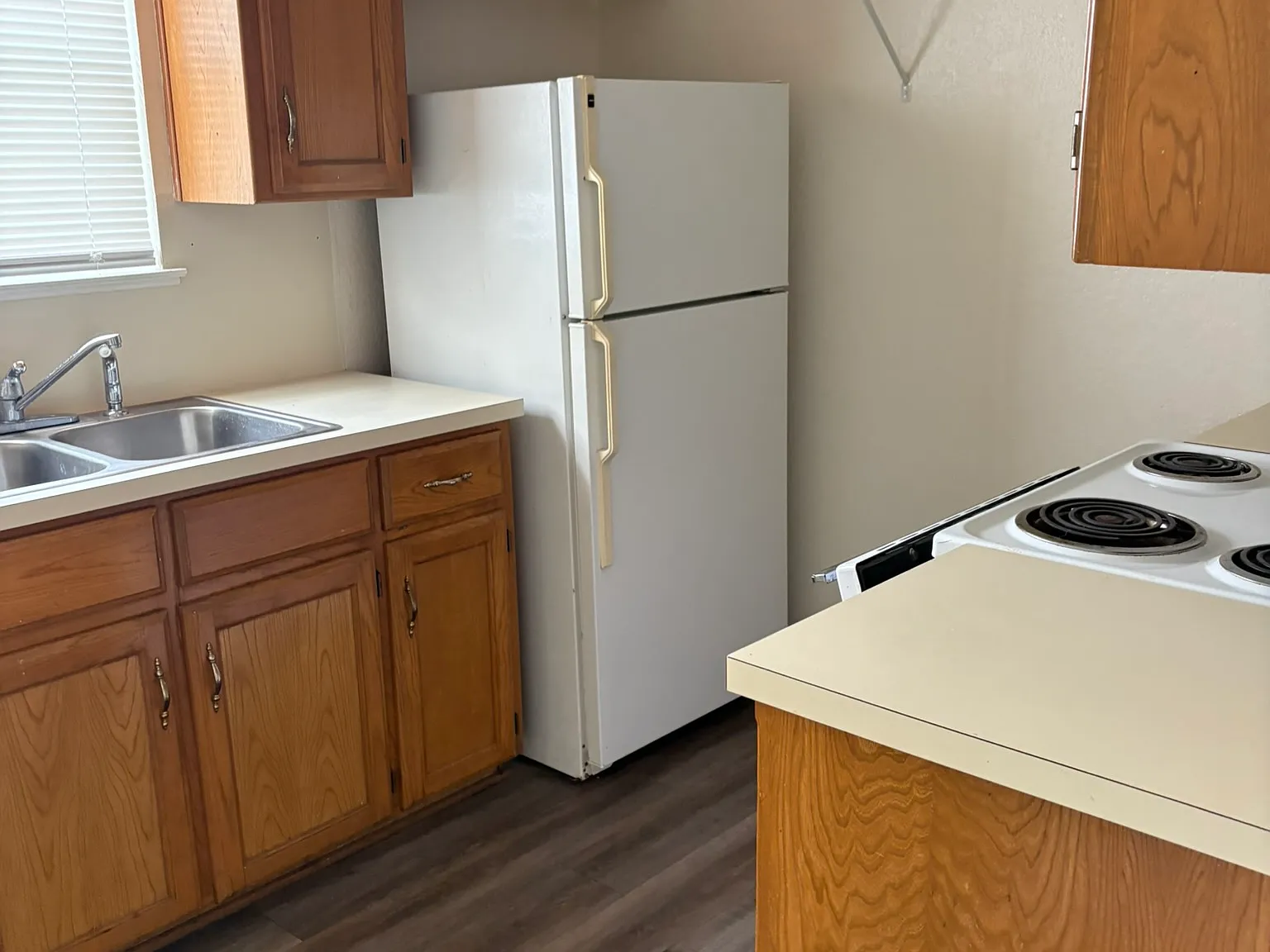2 bed, 1.0 bath, $1,195 — Photo 4