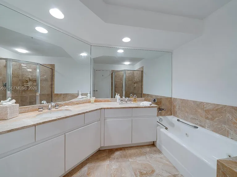888 Brickell Key Dr #2610 — Photo 30