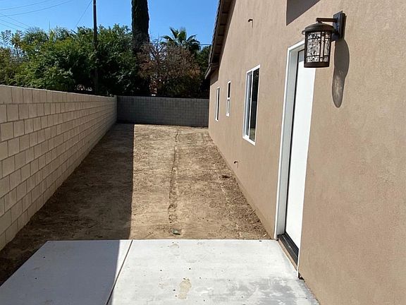 4th image of 3825 Zamora Dr