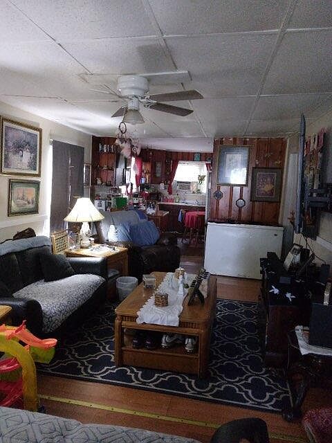 2nd image of 504 W Gordon Ave