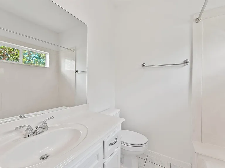 208 Hawthorne St #A — Photo 21