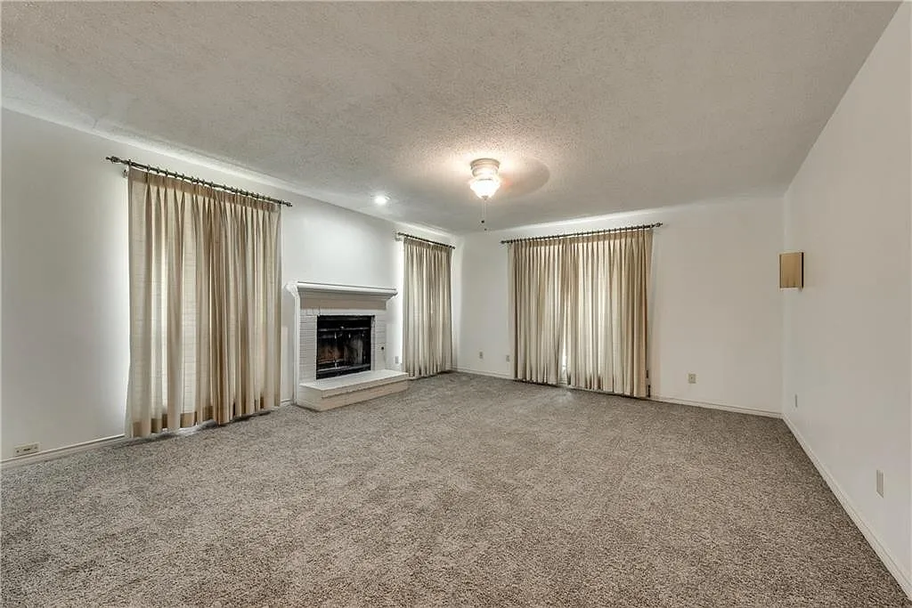 2 Bedrooms, 2 Bathrooms, Near Northhaven & Webb Chapel, Pet Friendly — Photo 2