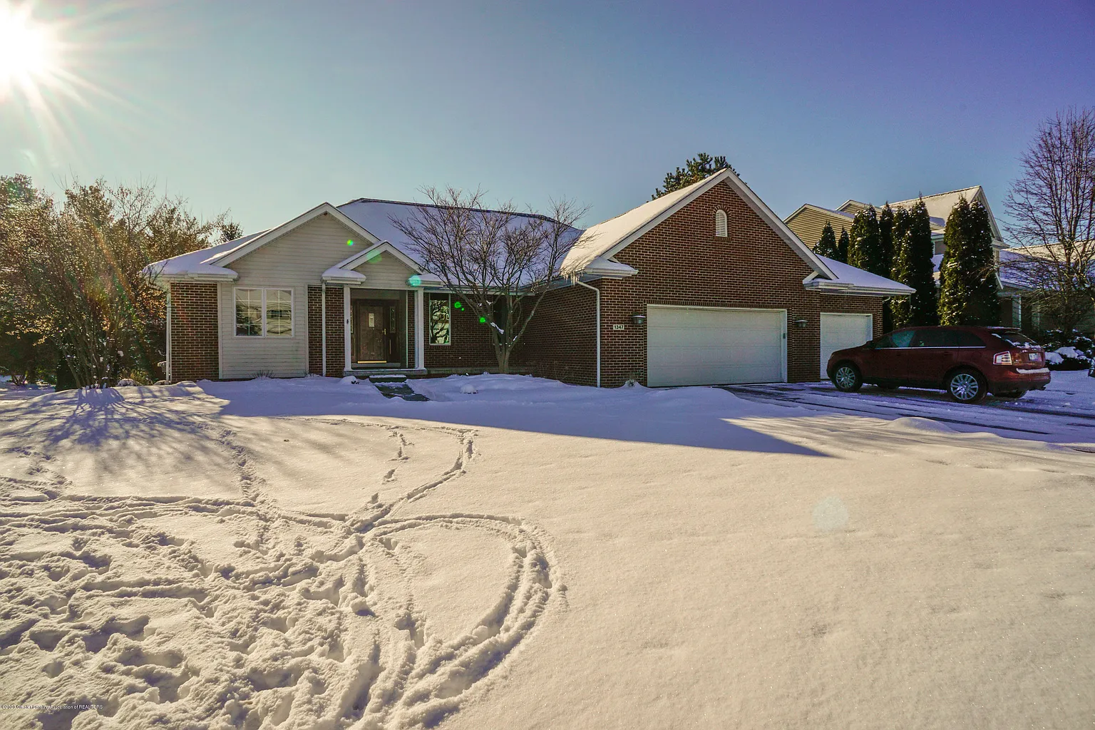 1347 Sanborn Dr photo 1