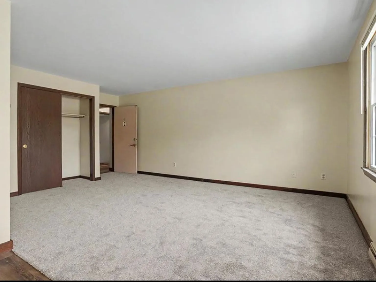 298 Meridian Rd Apt 2 — Photo 4